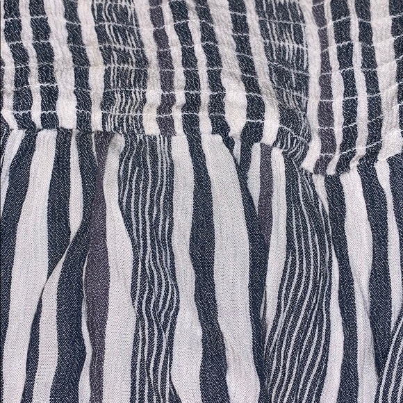 Stripped Flowy Long-sleeve Top - Picture 2 of 4